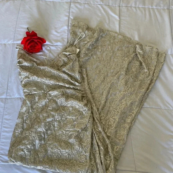 The Jetset Diaries in island lover dress - Picture 5 of 8